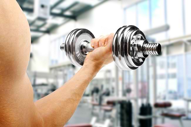تعلم كيفية زيادة عضلات الذراع لتبدو قوية