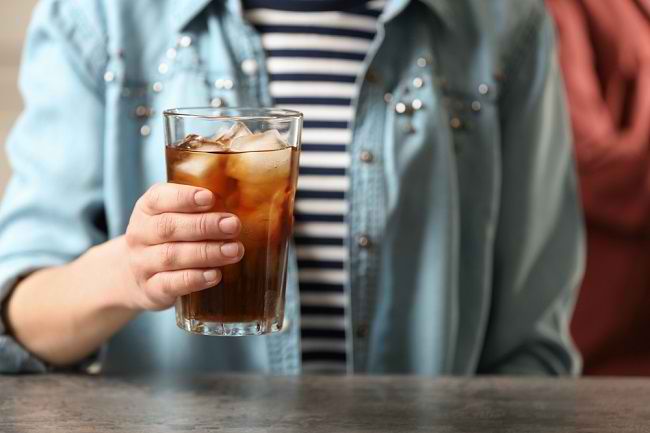 Come le bevande gassate, attenzione a questi 6 disturbi della salute