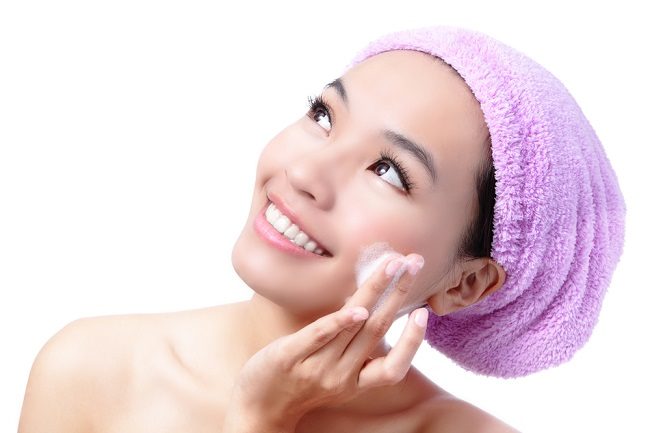 Conosci i benefici del timolo e del terpineolo per curare l'acne
