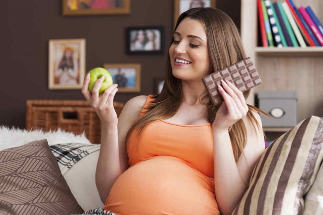 هل تشعر بالجوع عند الحمل في كثير من الأحيان؟ إليك كيفية التحكم فيه