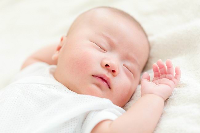 Хайде, знайте причините за неравномерните бебешки глави и как да ги преодолеете