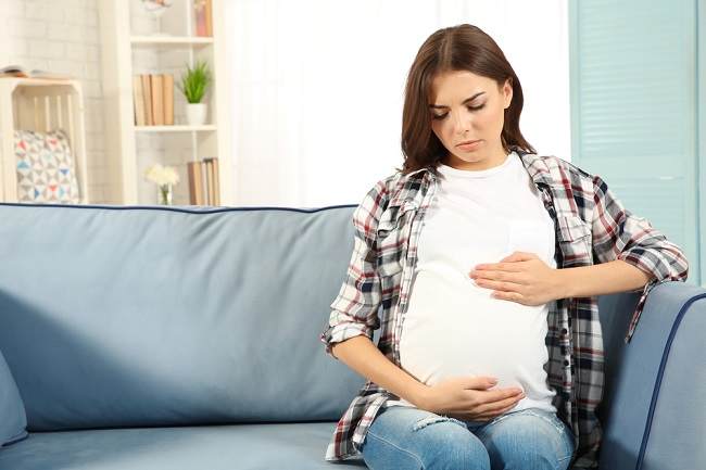 ما تحتاج إلى معرفته عندما يكون لدى النساء الحوامل زيادة في السائل الأمنيوسي