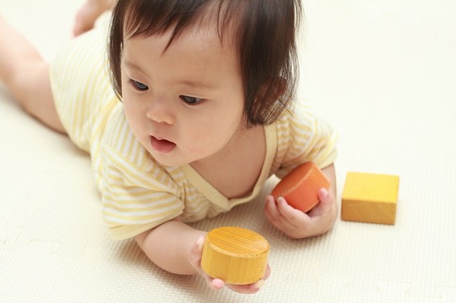 Nutrienti importanti dall'allattamento al seno Il cibo della madre per i bambini intelligenti