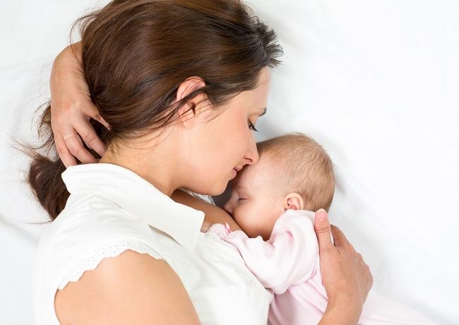 العلاقة وكيفية الرضاعة الطبيعية بعد التوقف