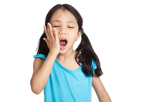 اسباب وجع الاسنان عند الاطفال وكيفية علاجه في المنزل