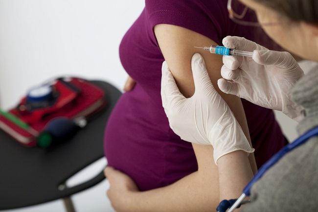 Различни ваксини за бременни жени и техните ползи