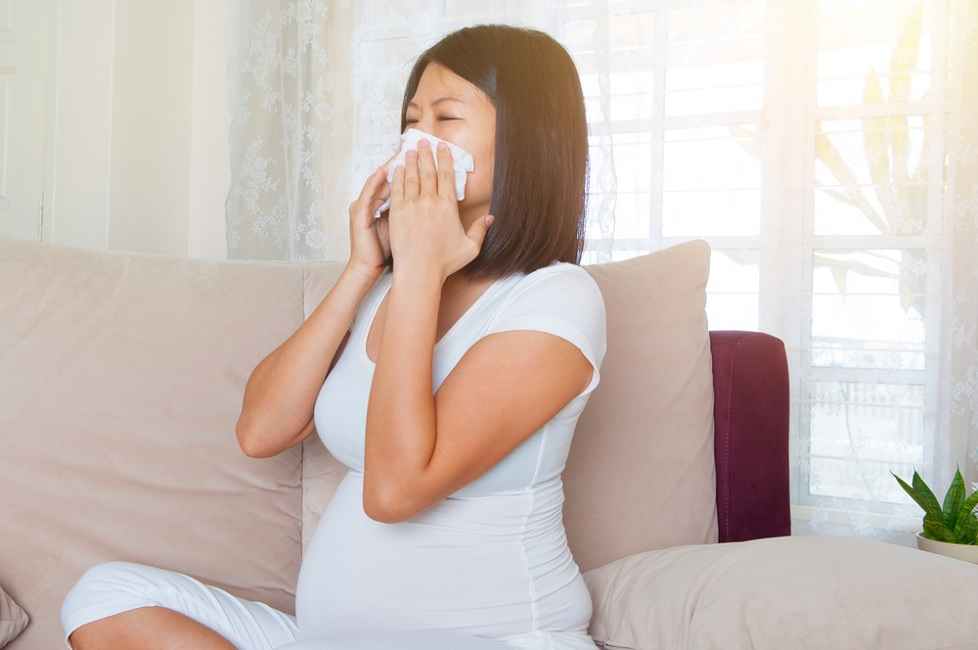 Wanita hamil sering mengalami kesesakan hidung? Inilah Sebab yang Mungkin