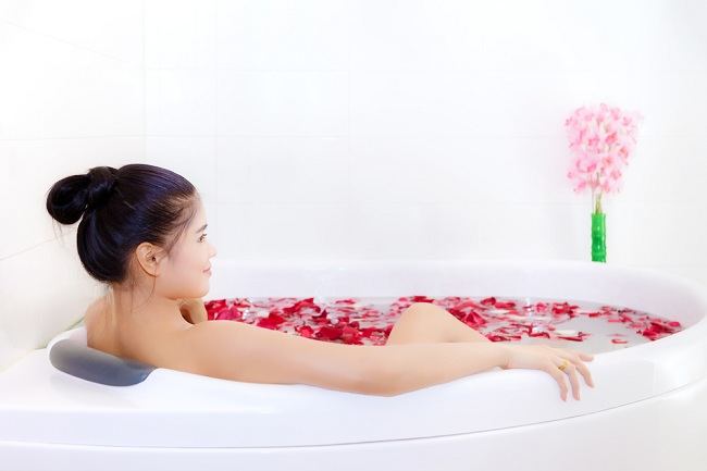 Fare una doccia calda durante la gravidanza, sano o pericoloso?