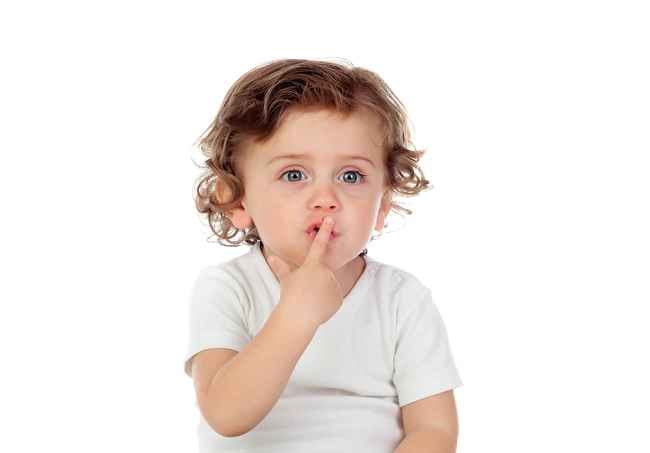 4 лесни начина за преодоляване на сухите устни при деца