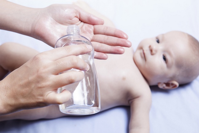 Scelte sicure e regole per l'utilizzo di oli essenziali per i bambini