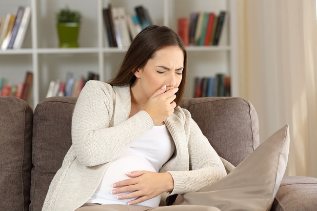 妊娠中の女性、これは食中毒を経験したときに何をすべきかです
