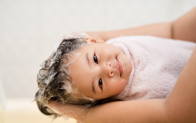 Ibu bapa Perlu Tahu Sabun dan Syampu yang Selamat untuk Kulit Bayi