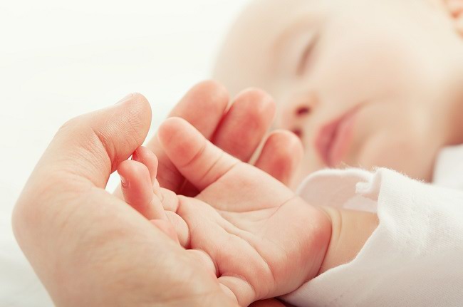 Adakah Selamat Menggunakan Pembersih Tangan pada Bayi?