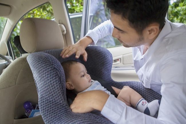 Kesalahan Lazim Semasa Memasang Tempat Duduk Bayi di dalam Kereta