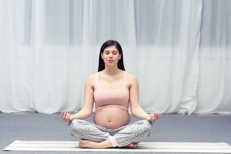 Come superare lo stress durante la gravidanza con la meditazione