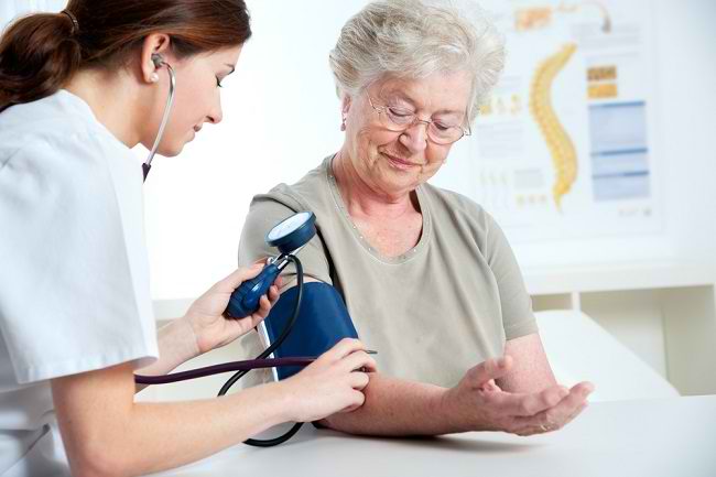 قيم ضغط الدم الطبيعية عند كبار السن وكيفية الحفاظ عليها مستقرة