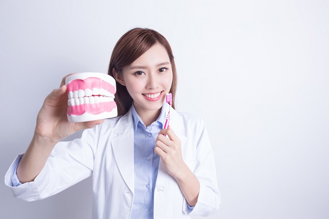 Diş ve Ağız Sağlığını Korumanın Çeşitli Yollarını Bilin