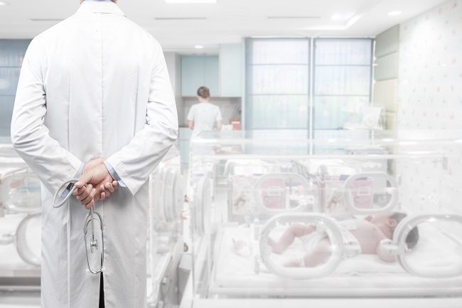 التعرف على دور أطباء الأطفال حديثي الولادة