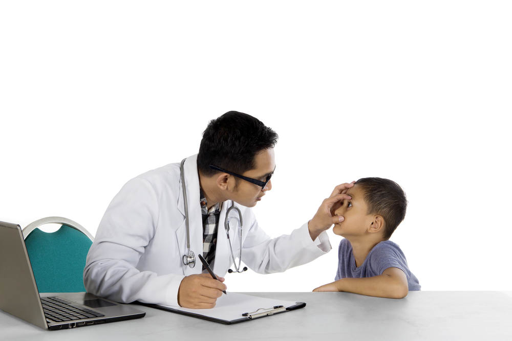 التعرف على طبيب عيون الأطفال والأمراض التي يعالجها