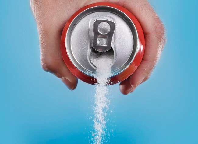 Motivi per cui la soda dietetica non è più salutare della normale soda