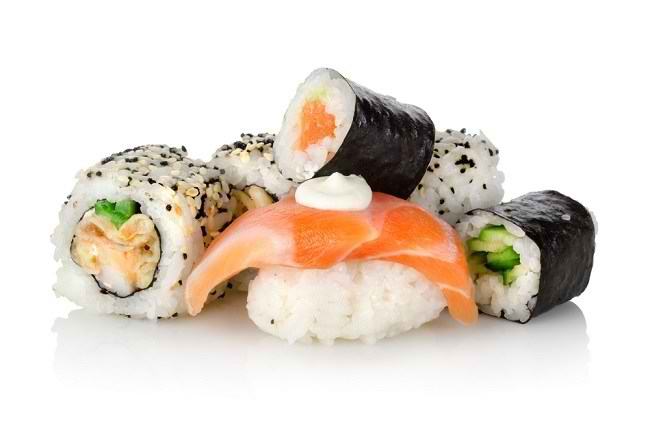 Безопасно ли е да се яде суши или сурова риба по време на кърмене?